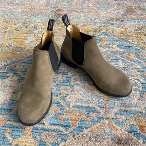 Blundstone Tan Suede Ankle Booties